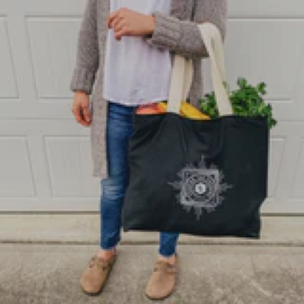 Feeding the Frasers Canvas Farmers Market Bag - 21 L